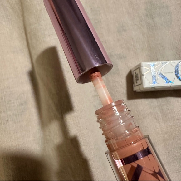 Kylie Cosmetics x Kourt -  french kiss velvet liquid lipstick with box - Picture 4 of 6